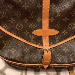Additional pics of Louis Vuitton purse